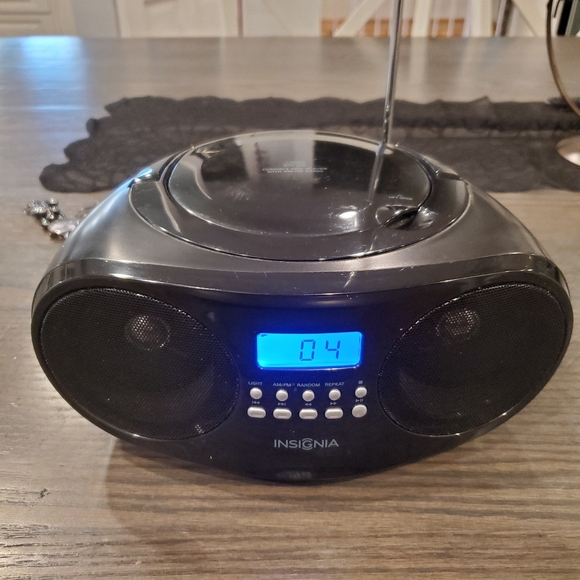 Insignia™ - Insignia CD Boombox - Black battery op. see notes about antennae - Picture 2 of 11